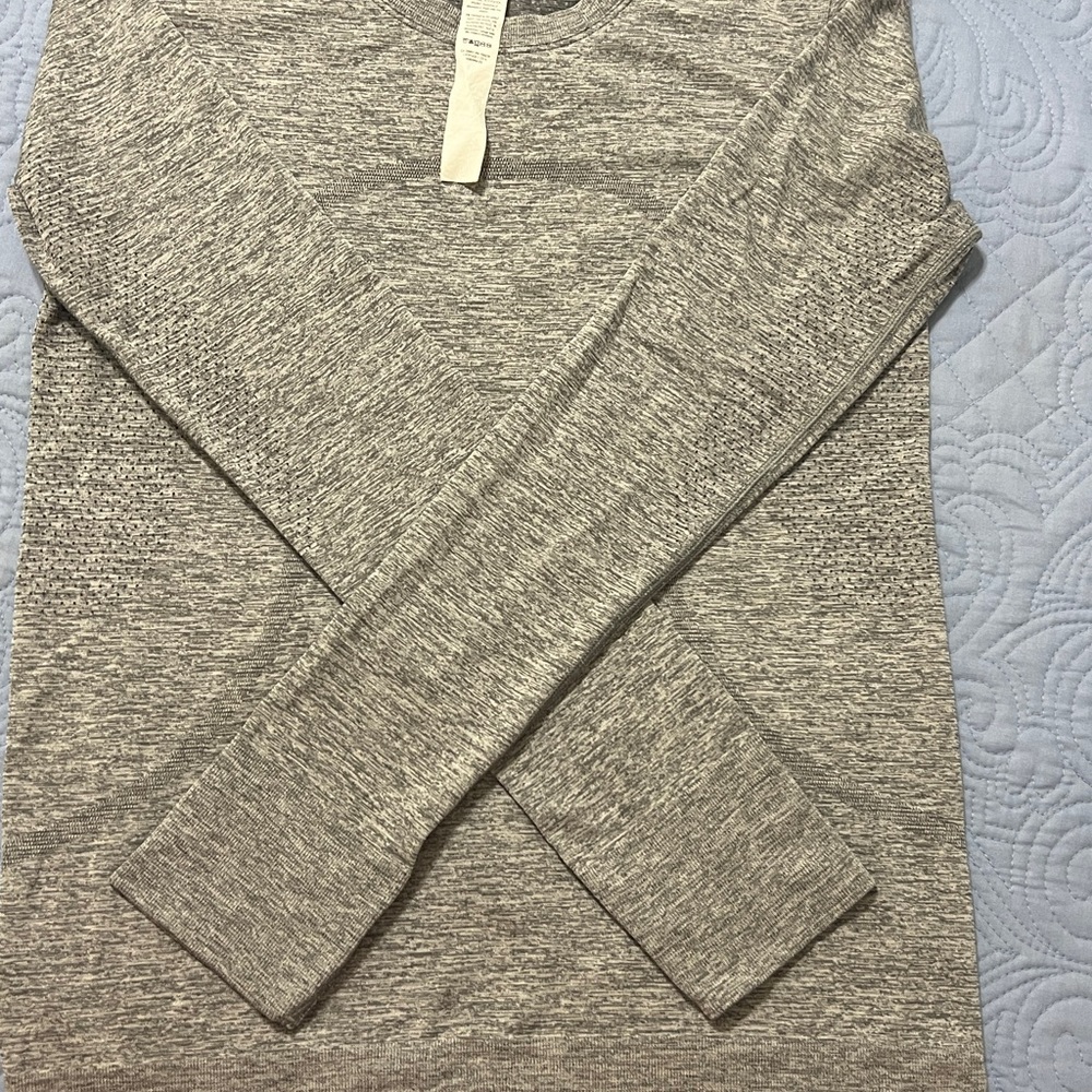 Gray Long Sleeve Lulu Lemon Top - Picture 7 of 7